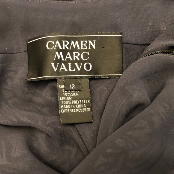 Stunning Carmen Marc Valvo beaded Velvet Gown: Size 12 - Picture 13 of 16